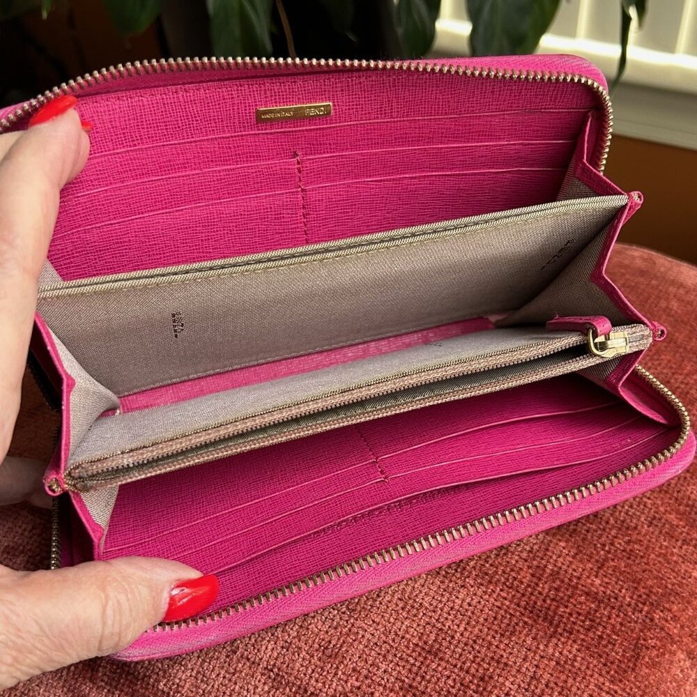 FENDI Zip Around Zucca Wallet Tobacco Pink - Picture 8 of 11